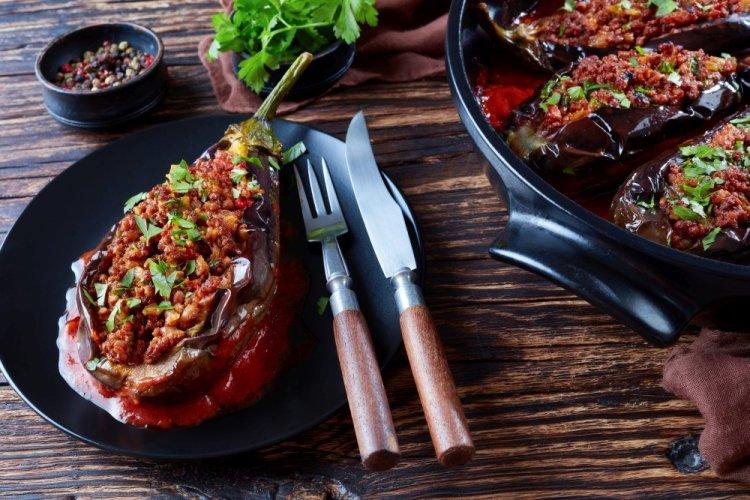Barquitas de berenjena con carne picada de pollo