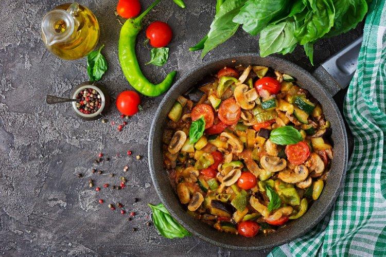 Estofado de verduras con berenjenas y champiñones