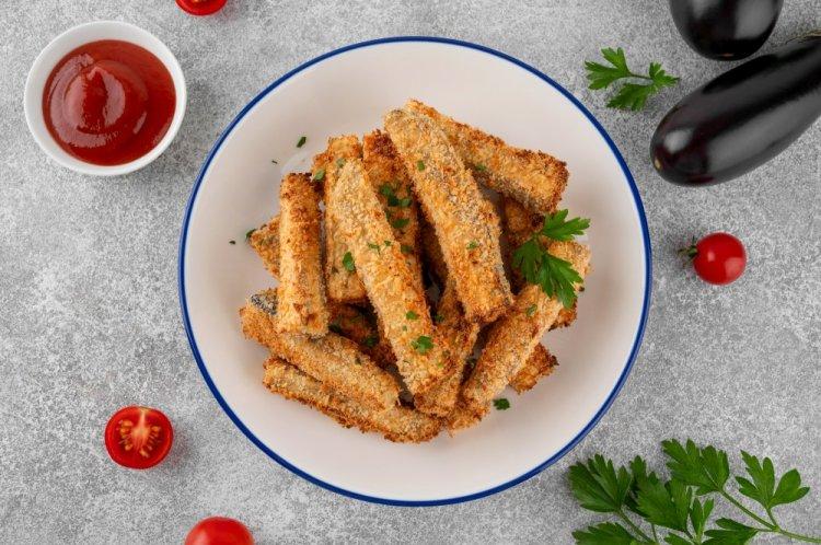Palitos de berenjena saludables empanados con salvado