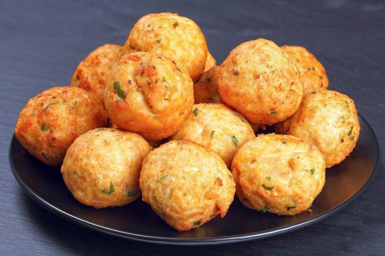 Air Fryer Chicken Balls with Cheese