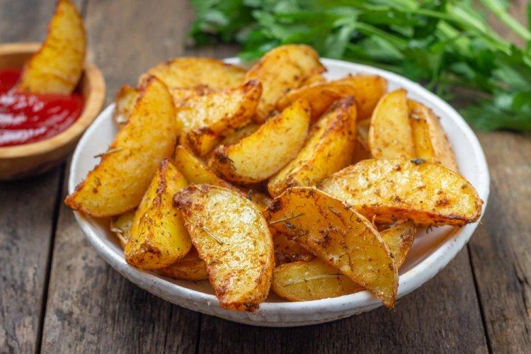 Air Fryer Potato Wedges with Garlic