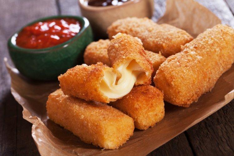 Air Fryer Crispy Cheese Sticks