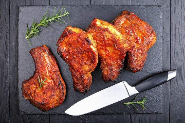 Filetes de cerdo en salsa barbacoa en freidora de aire