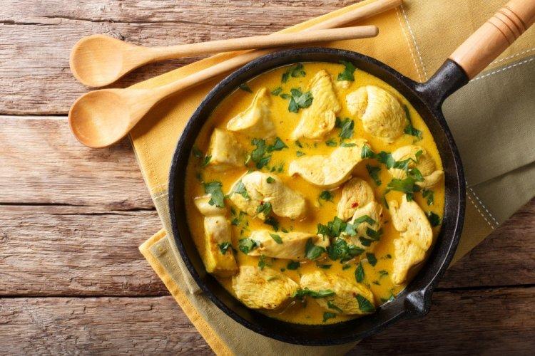 Healthy Chicken Thigh Curry with Coconut Milk