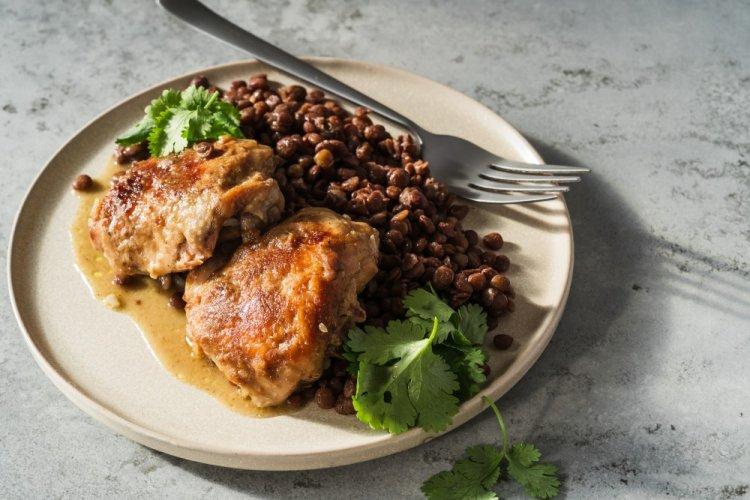 Healthy Chicken Thighs with Lentils and Turmeric