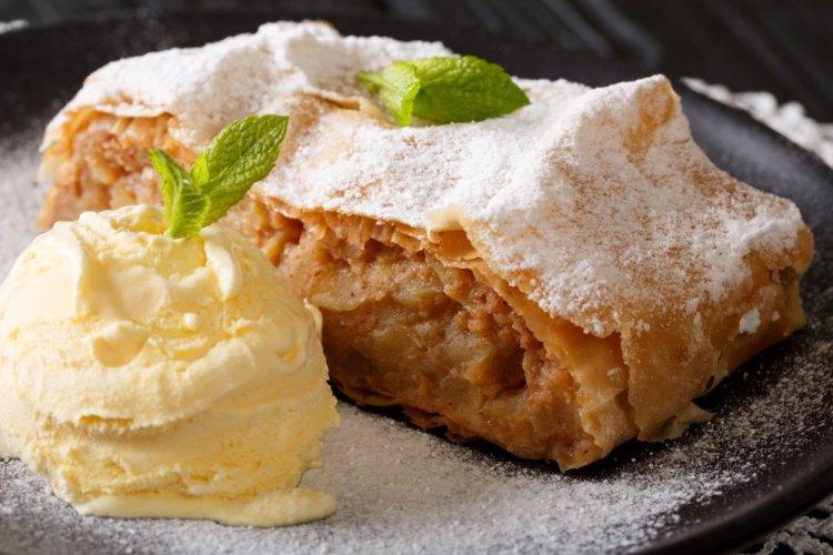Roti Flatbread Strudel with Apples