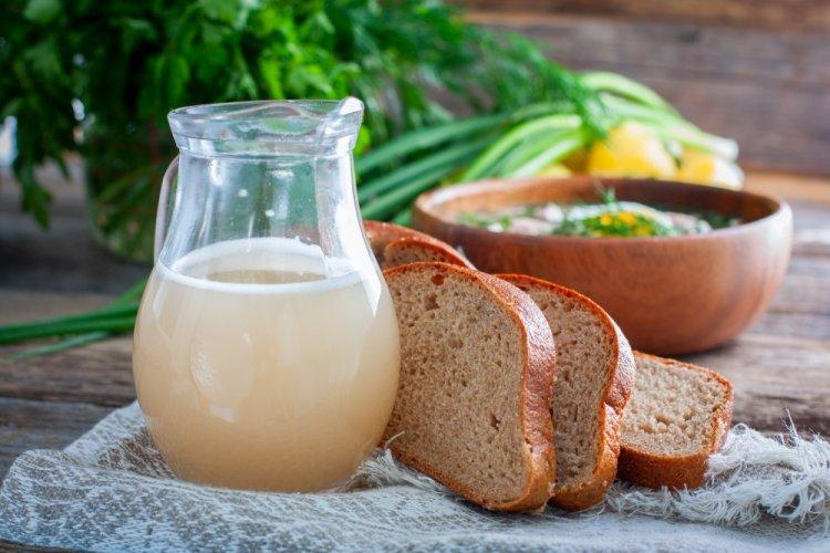 Kvas de alerce con crema agria