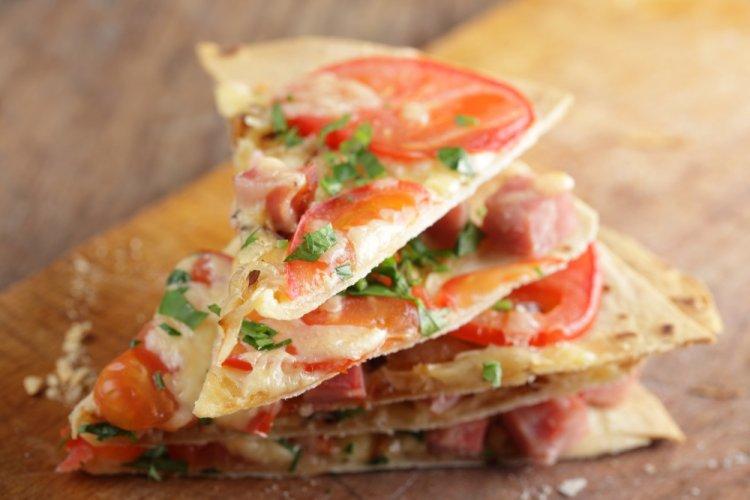 Pizza from Roti Flatbread in an Air Fryer
