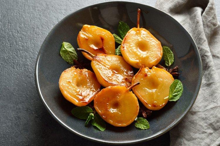 Baked Pears with Sugar in the Oven