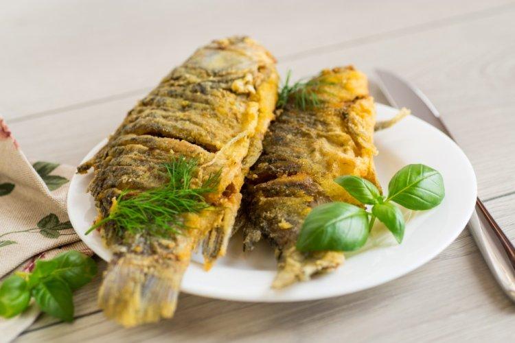 Pan-Fried Crucian Carp in Flour Breading