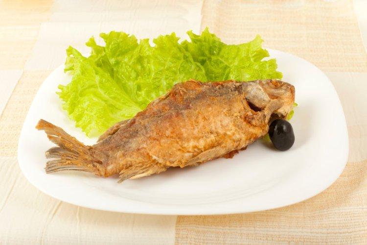 Pan-Fried Crucian Carp in Soy Sauce