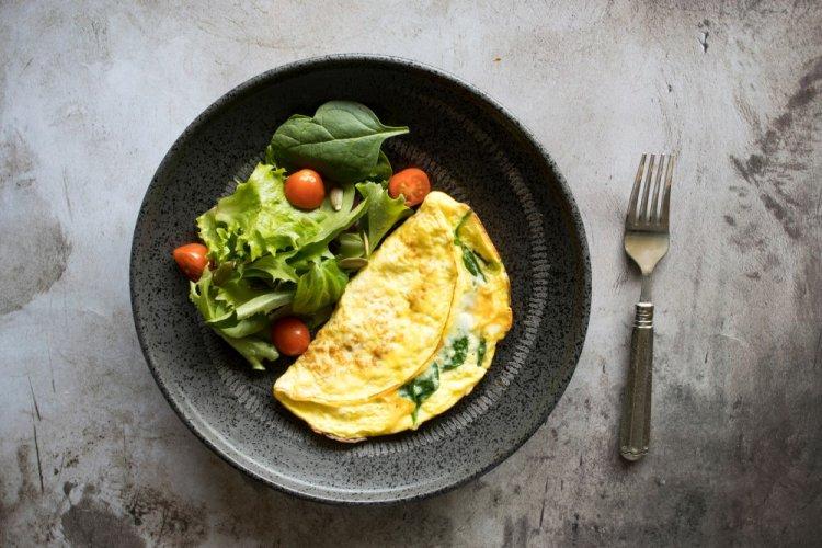 Omelet with Squid and Spinach
