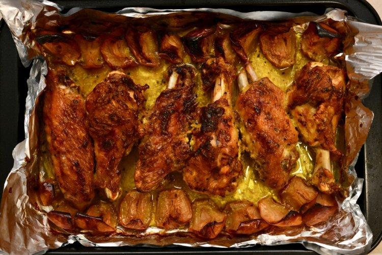 Baked Duck Wings with Apples in the Oven