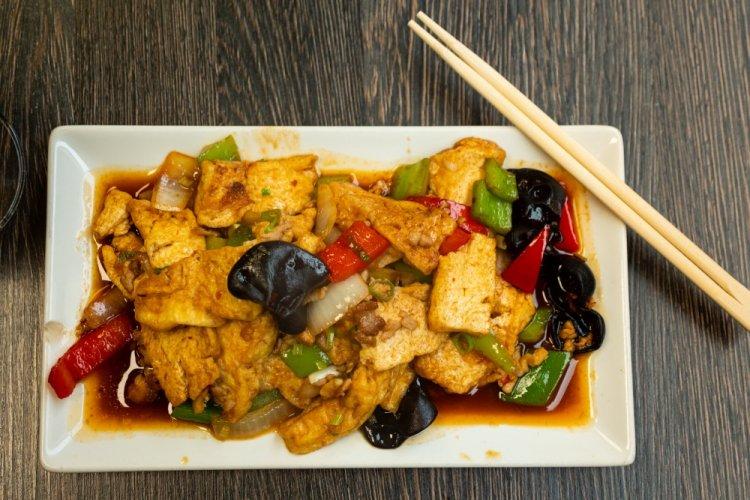 Setas de madera al horno con tofu y verduras