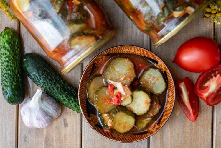 Cucumber and Tomato Salad for Winter
