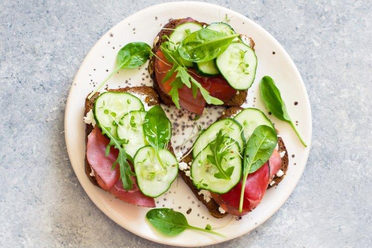 Bruschetta with Ham and Cucumbers