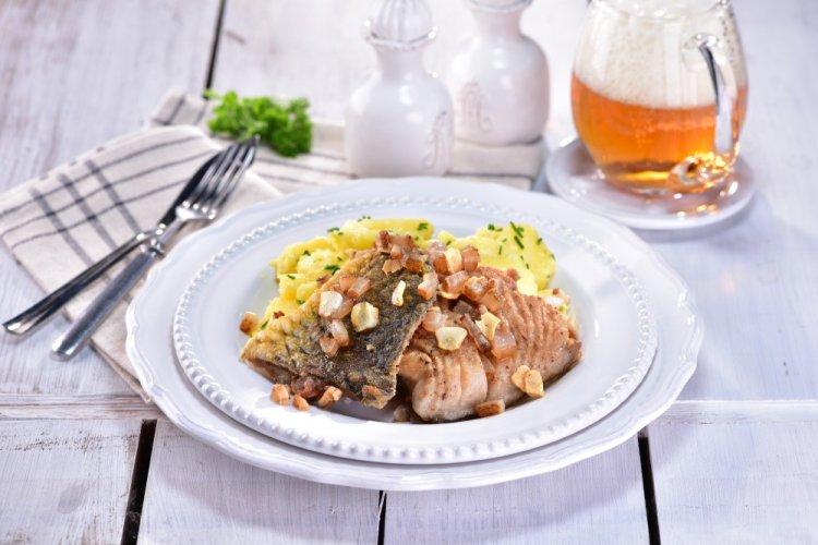 Crucian Carp with Potatoes in Sour Cream