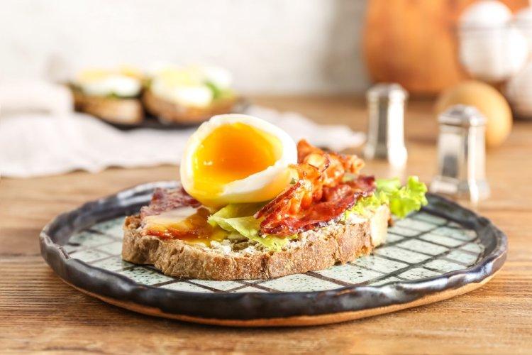 Caesar Bruschetta with Bacon and Egg