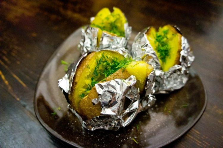 Potatoes with Butter and Dill in Foil