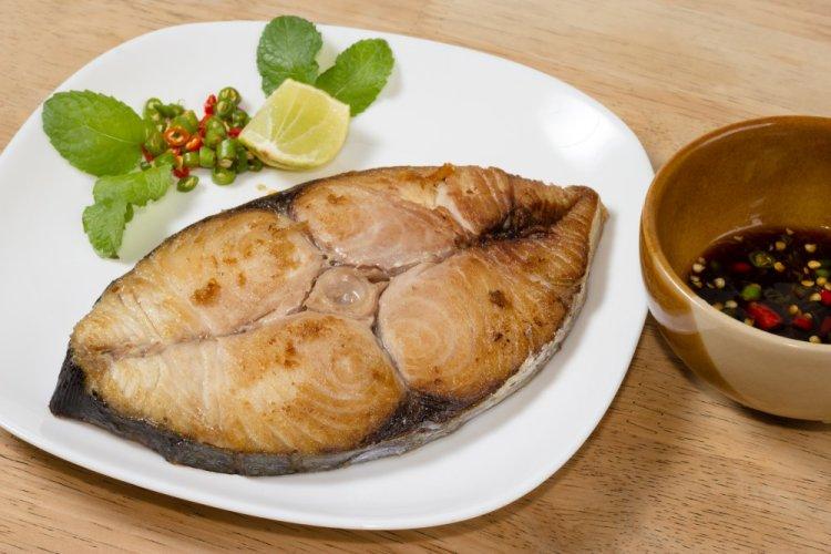 Mackerel Steaks Baked on the Grill