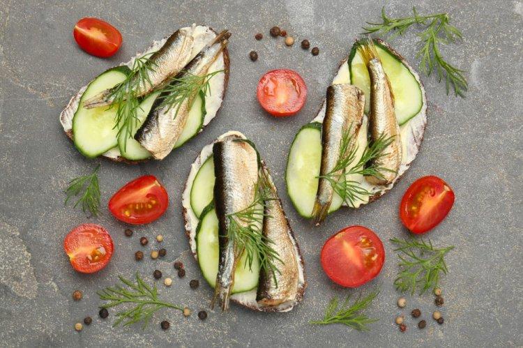 Sprat, Fresh Cucumber, and Garlic Sandwiches