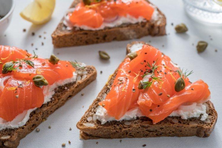 Cream Cheese, Red Fish, and Caper Sandwiches
