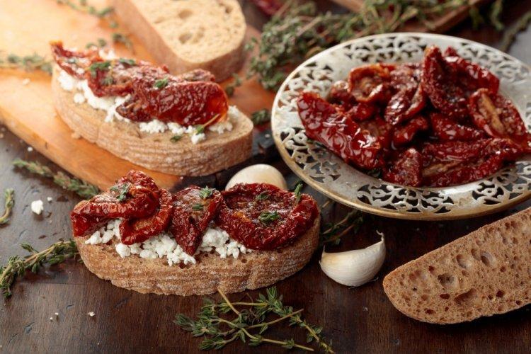 Sandwiches with Sun-Dried Tomatoes, Goat Cheese, and Nuts