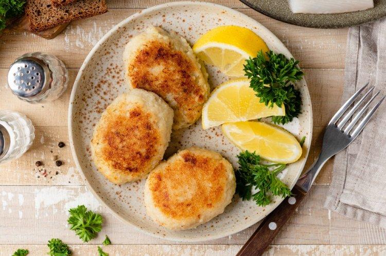 Squid Cutlets with Bread and Onion