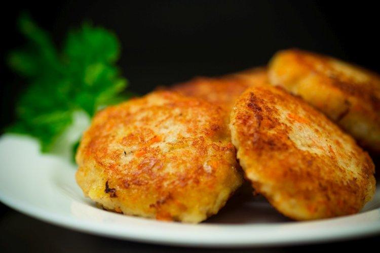 Squid Cutlets with Onion and Carrot