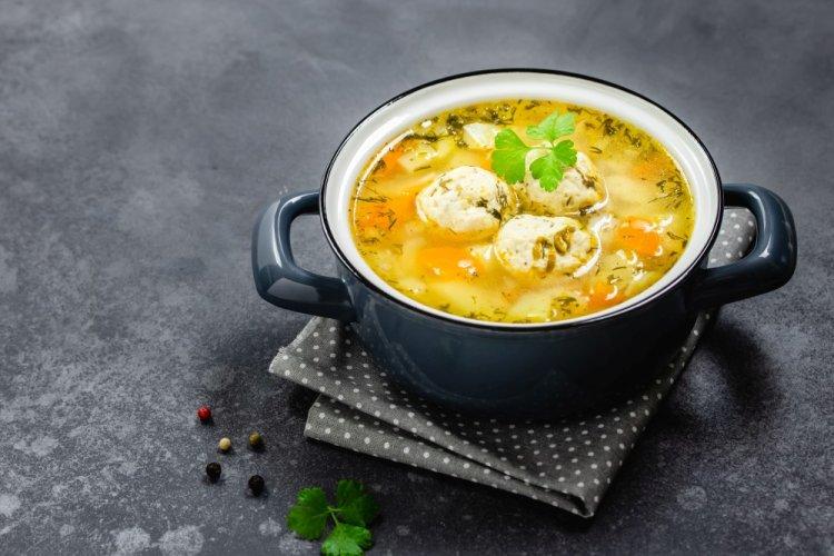 Quick Soup with Meatballs and Hawaiian Mix