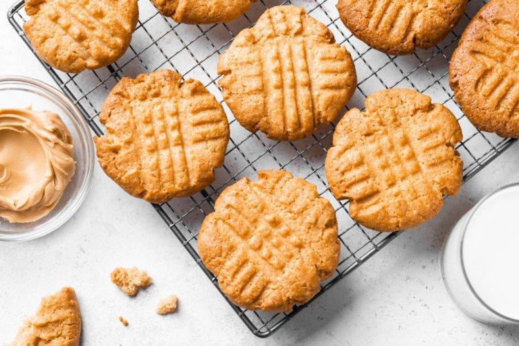 Peanut Butter Cookies with Sour Cream