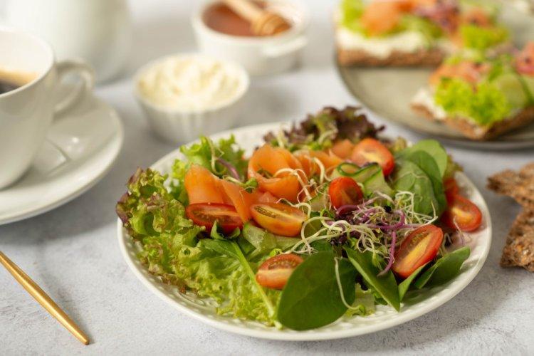 Red Fish and Chinese Cabbage Salad
