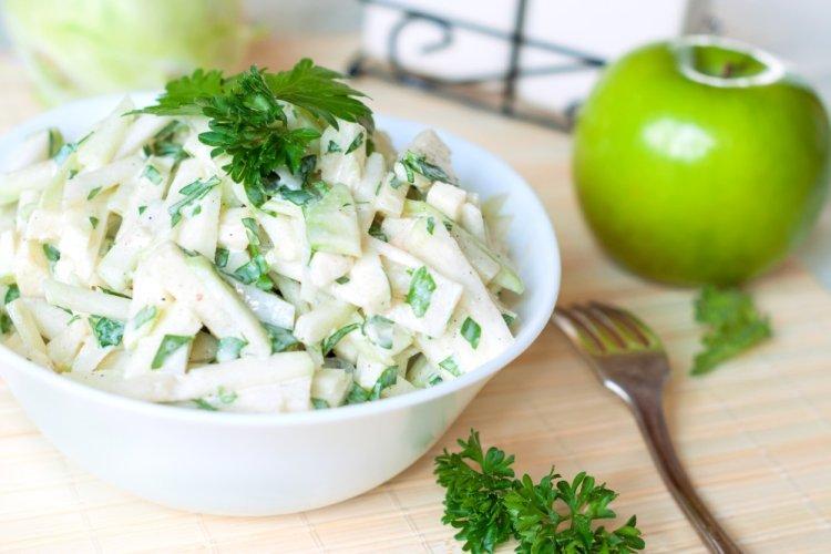 Fresh Cabbage, Apple, and Celery Salad