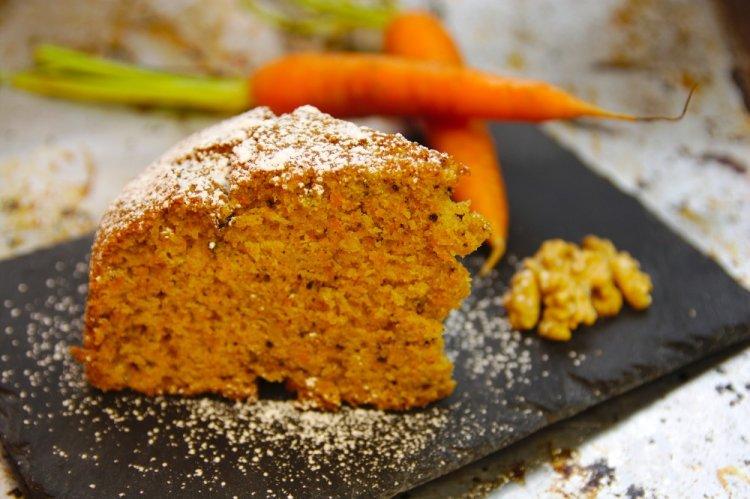 Carrot Cake with Walnuts and Sour Cream