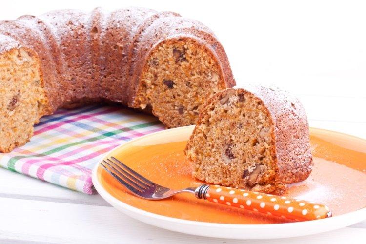 Diet Carrot Cake with Walnuts
