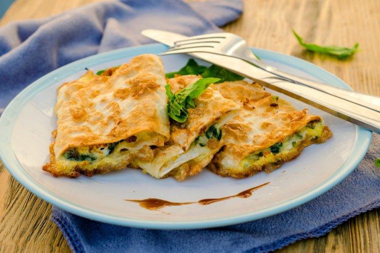 Lavash con requesón y queso rebozado