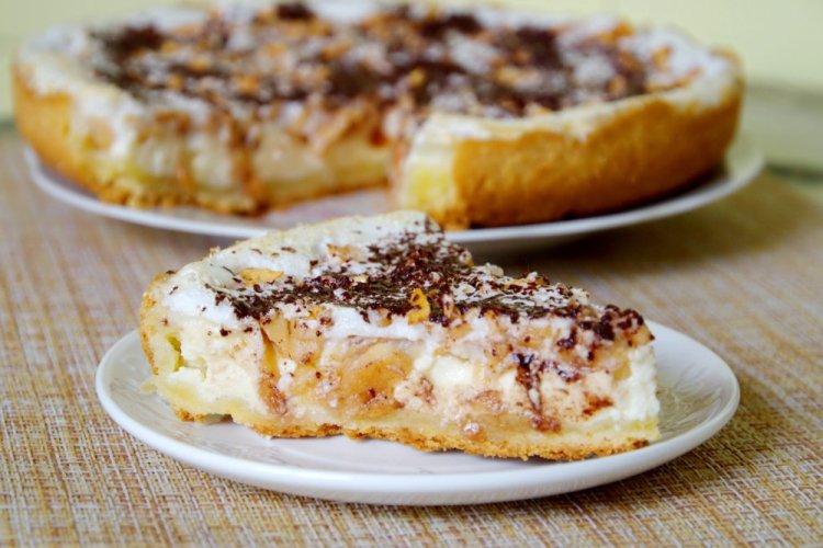 Shortcrust Pastry Pie with Cottage Cheese and Apples