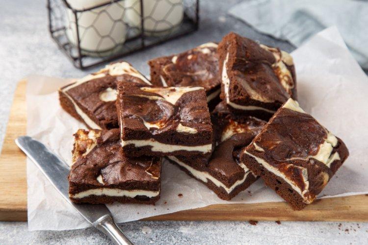 Chocolate Pie with Cottage Cheese and Apples