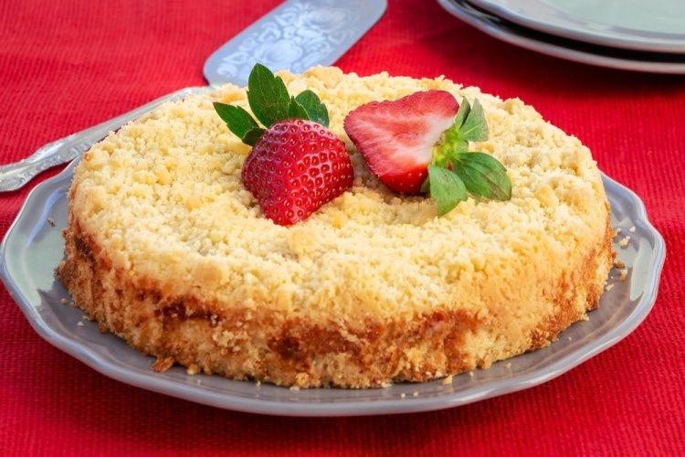 Layered Crumb Pie with Cottage Cheese and Apples