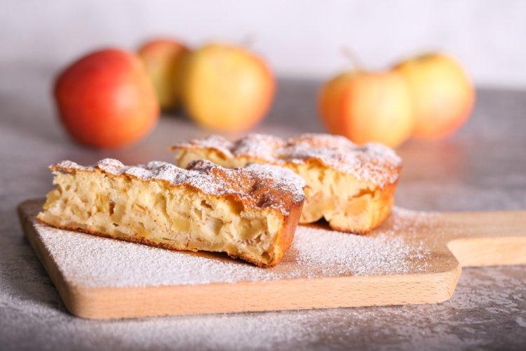 Charlotte con requesón y manzanas en freidora de aire