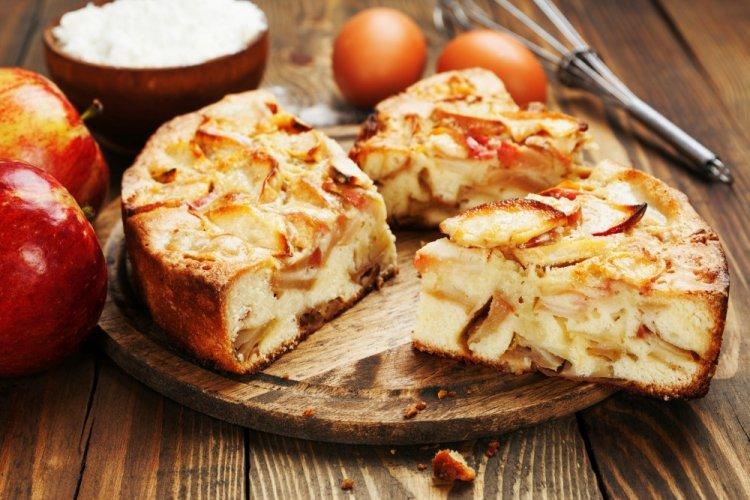 Charlotte saludable con manzanas y requesón