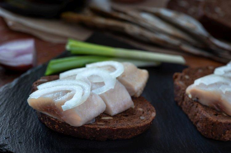 Herring Sandwiches with Pickled Onions and Black Bread