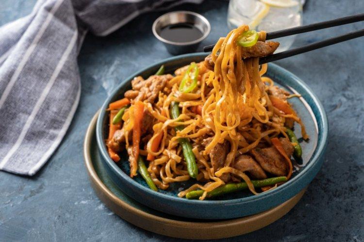Noodles with Pork and Green Beans