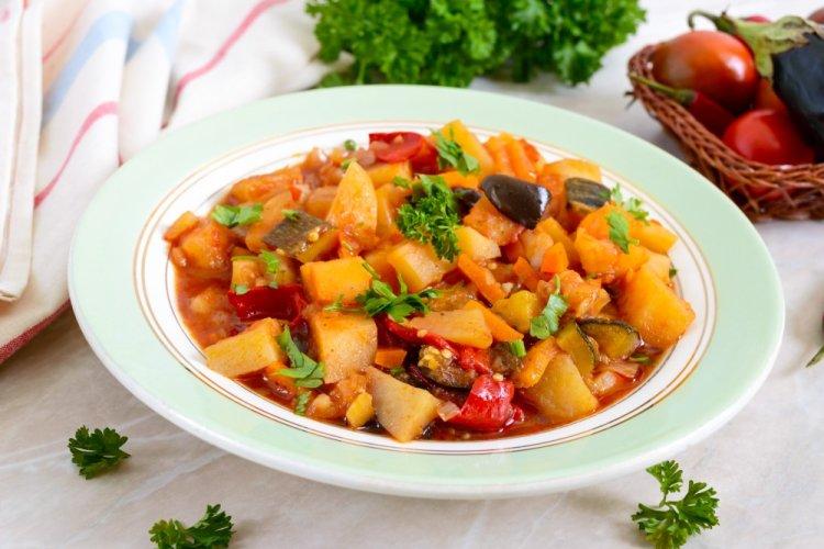 Vegetable Stew with Zucchini, Eggplant, and Potatoes
