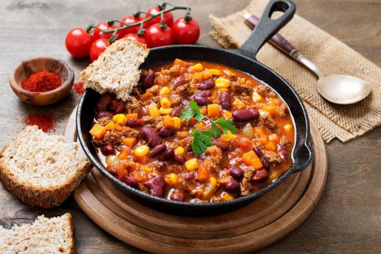 Beans with Minced Meat and Corn