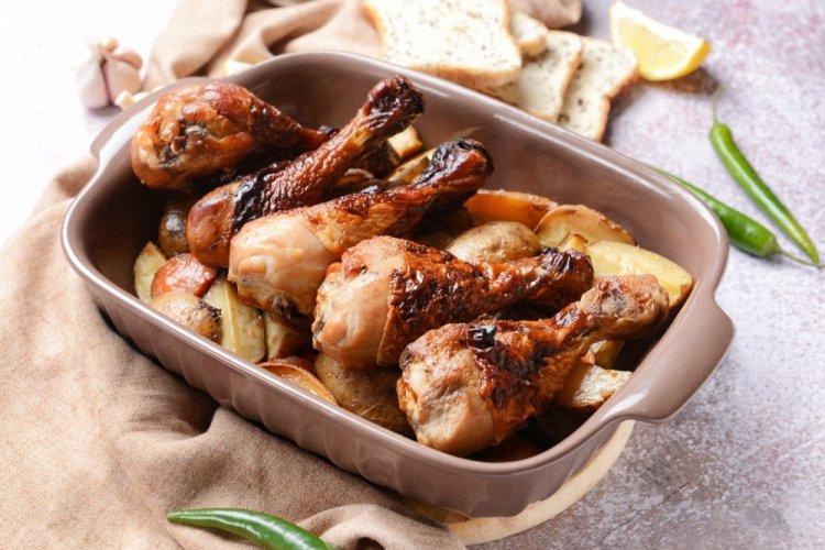 Baked Chicken Drumsticks with Vegetables and Chickpeas