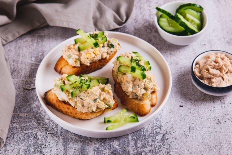 Sandwiches with Cod Liver and Fresh Cucumber