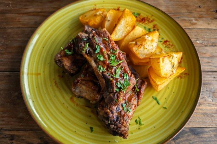 Pork Ribs with Potatoes in the Oven