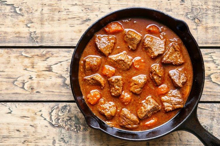 Pork Loin with Bell Pepper in Tomato Sauce