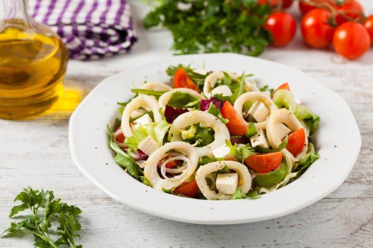 Healthy Arugula, Squid, and Cherry Tomato Salad